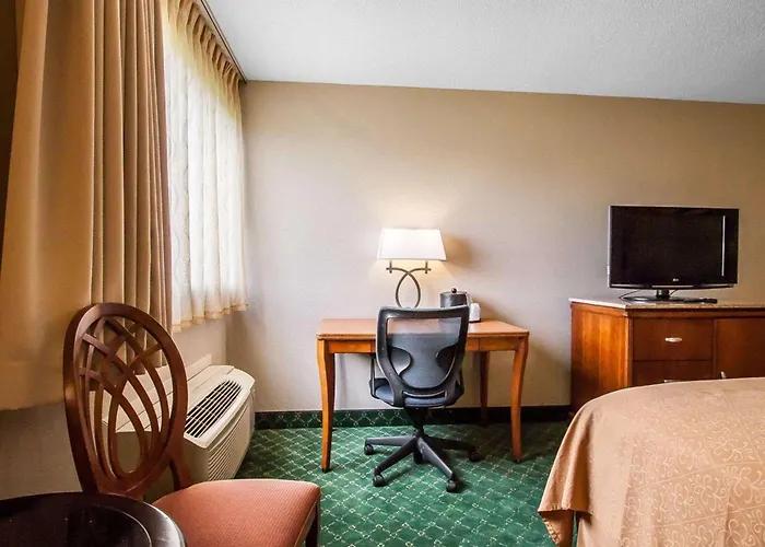 Quality I-57 Inn 4*
